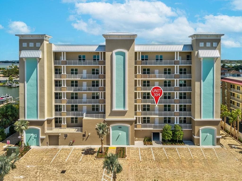 125 ISLAND WAY #304 1