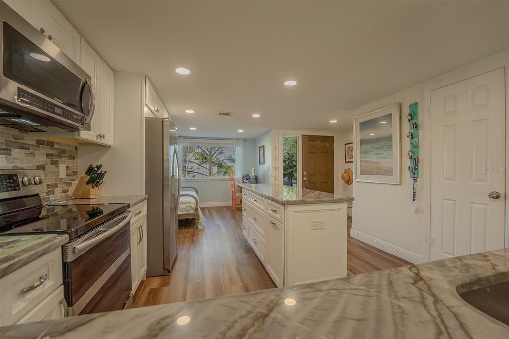324 WINDRUSH BOULEVARD 11 photo 7