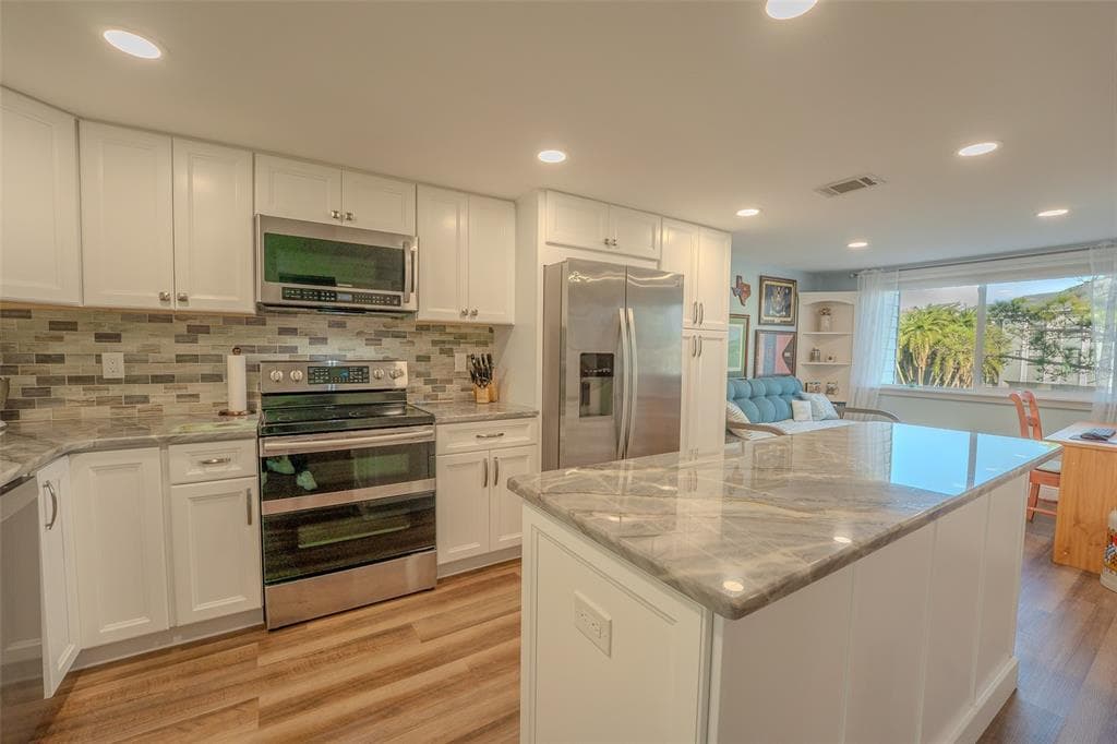324 WINDRUSH BOULEVARD 11 photo 4