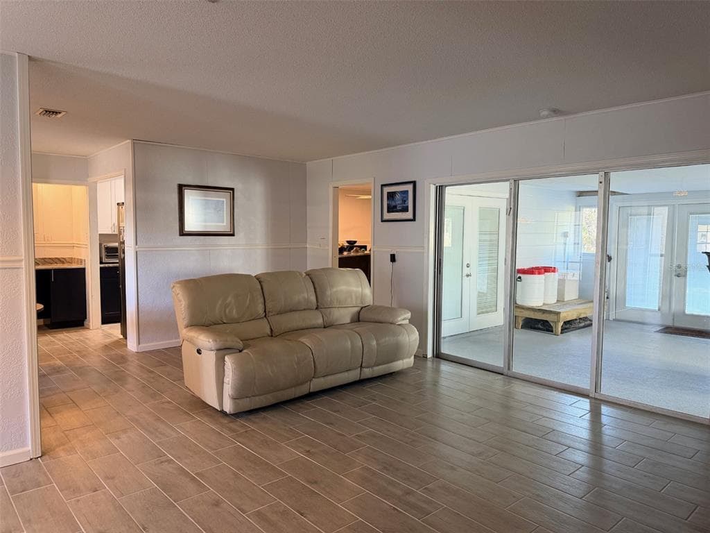 12 PALM DRIVE 4