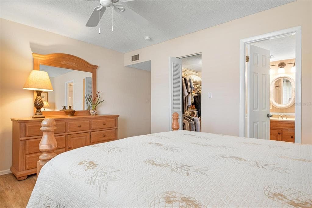 9527 AZURE COVE photo 22