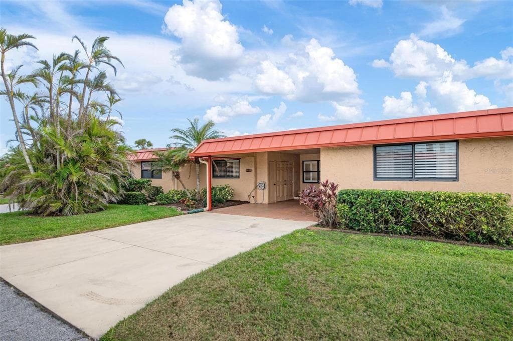 9527 AZURE COVE 5