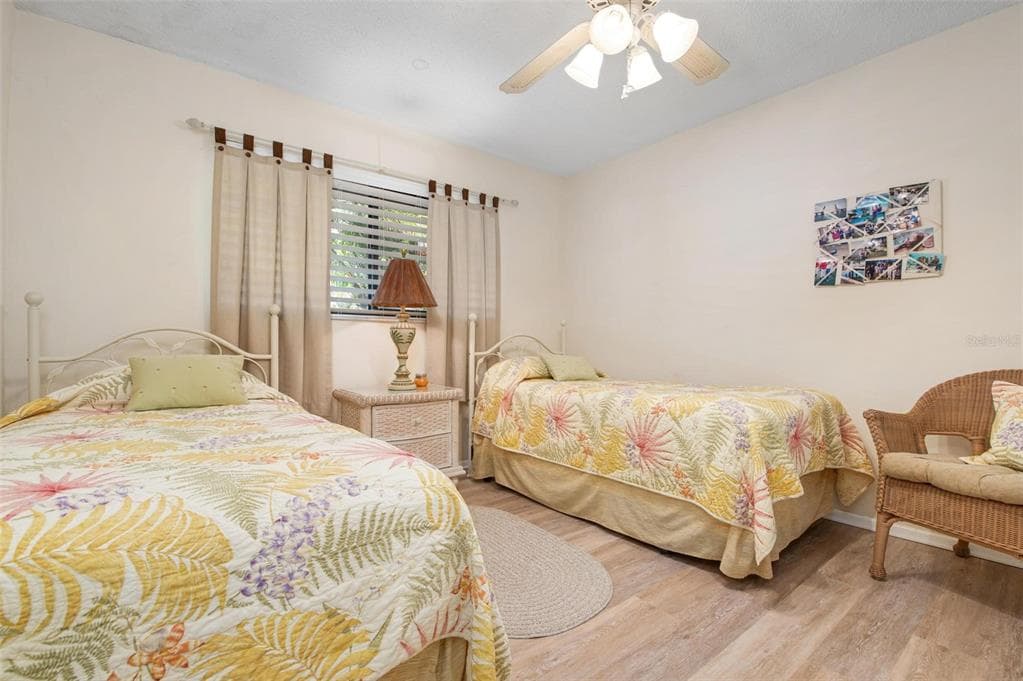 9527 AZURE COVE photo 24