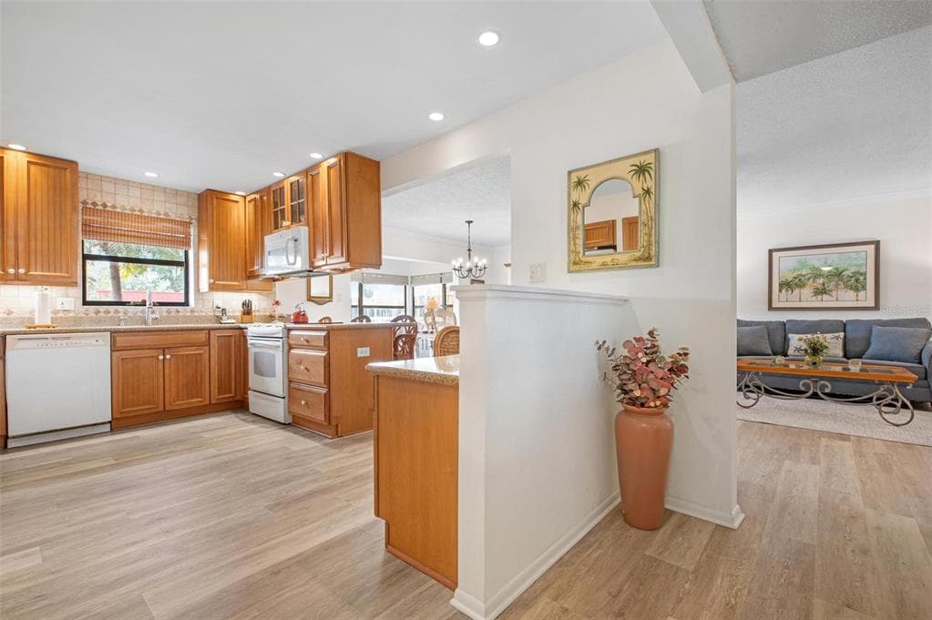 9527 AZURE COVE photo 18