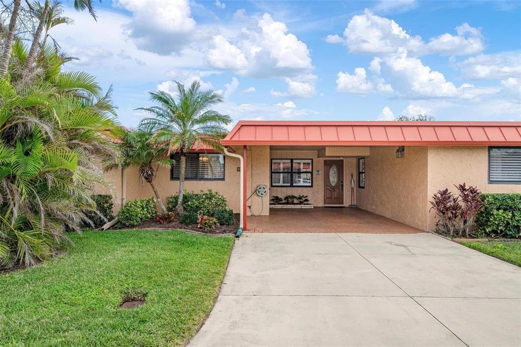 9527 AZURE COVE 4