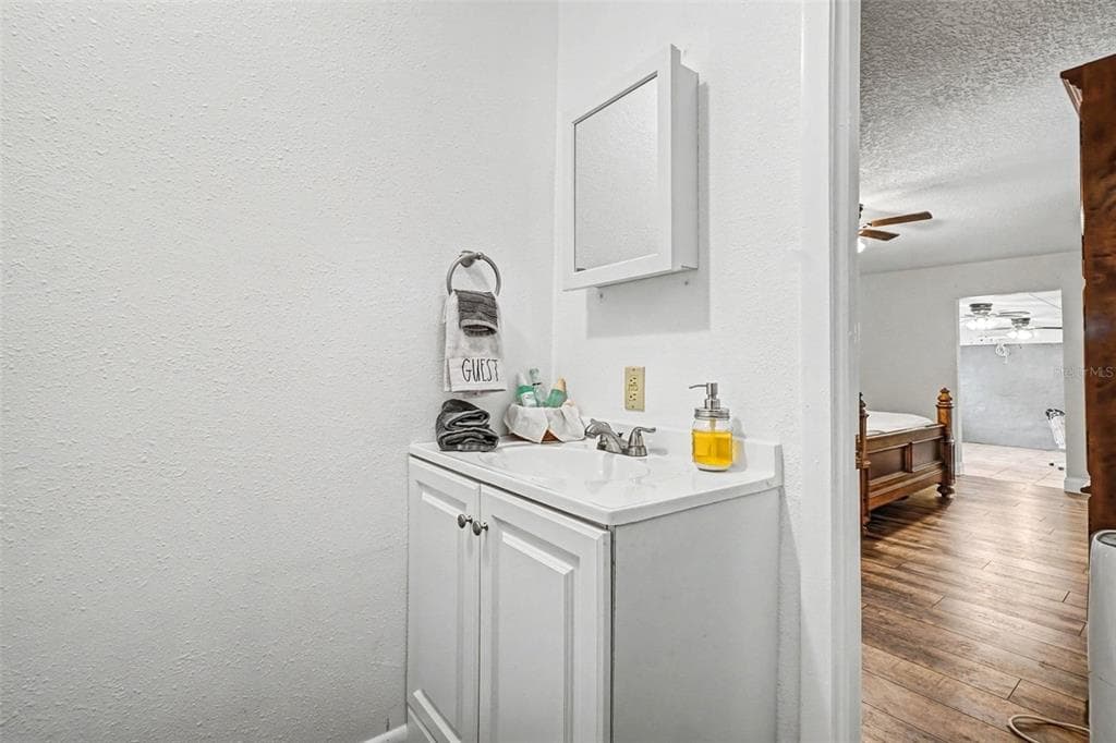 55316 CLAIRE STREET photo 23