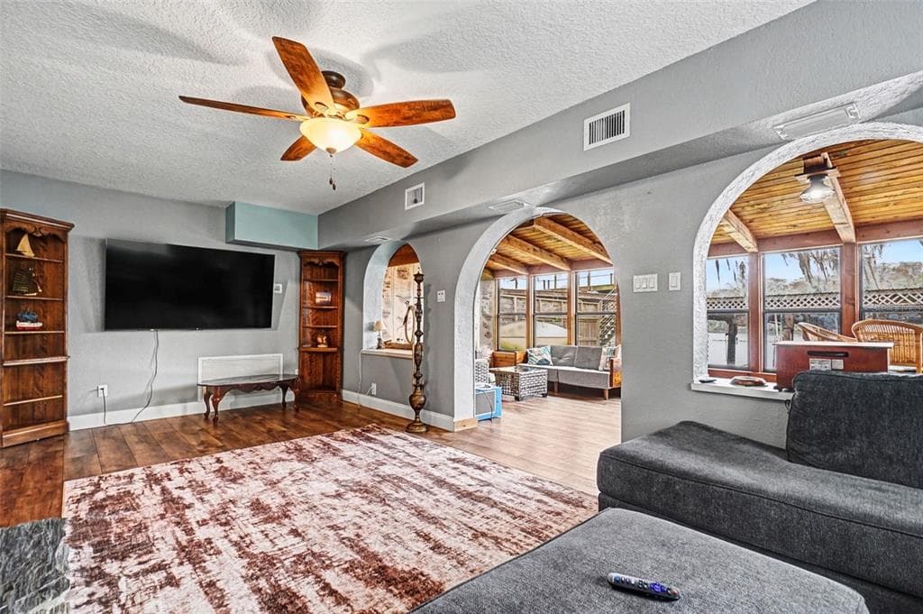 55316 CLAIRE STREET photo 12