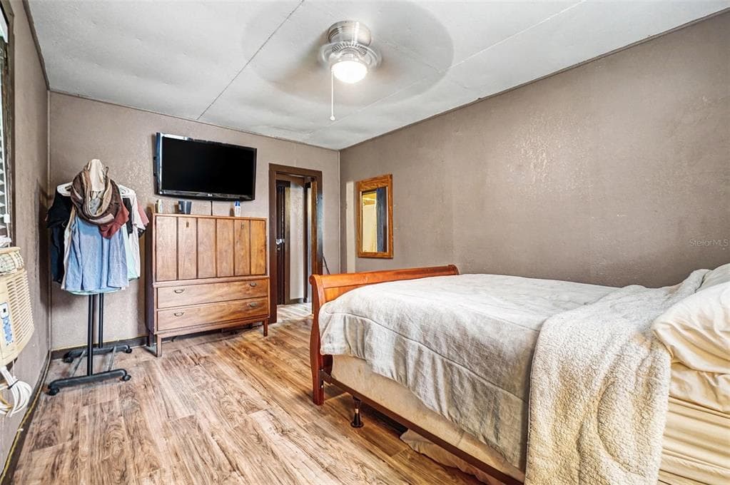 55316 CLAIRE STREET photo 25