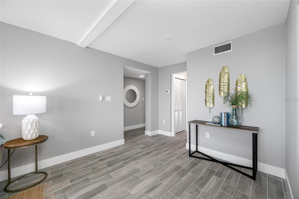 1401 GULF BOULEVARD 113 photo 6