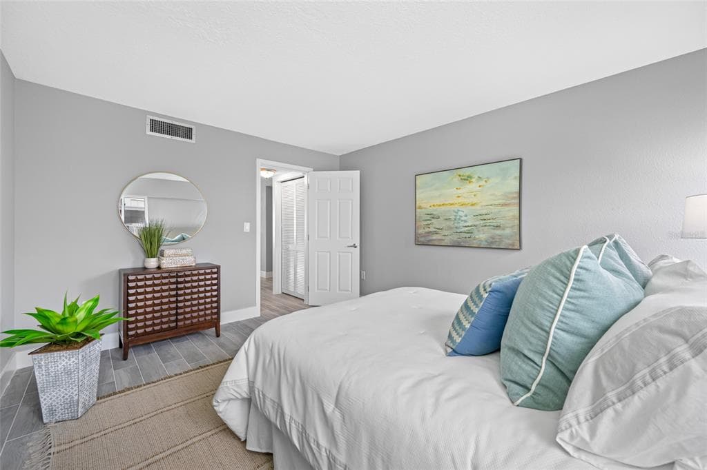 1401 GULF BOULEVARD 113 photo 19
