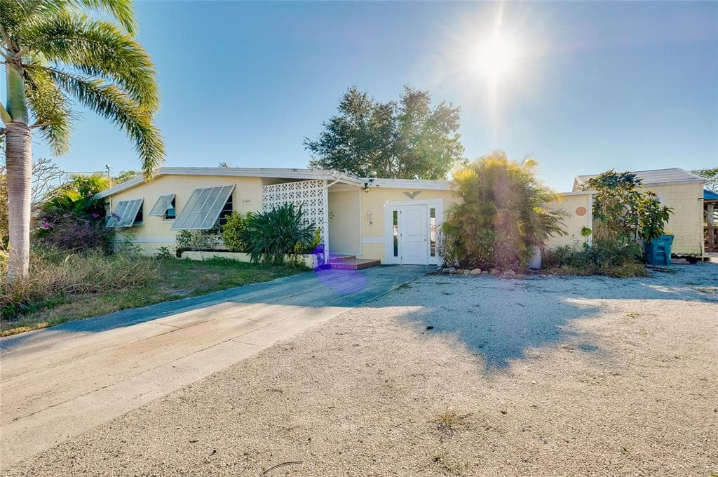 21064 HIGGS DRIVE photo 2