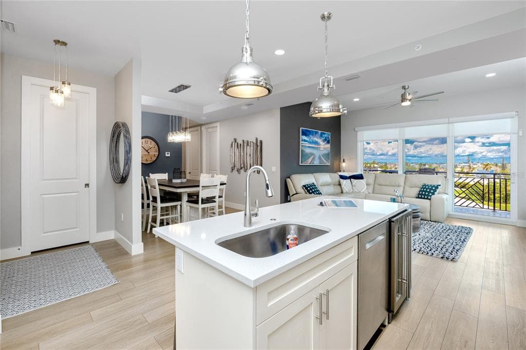 300 150TH AVENUE 502 photo 12