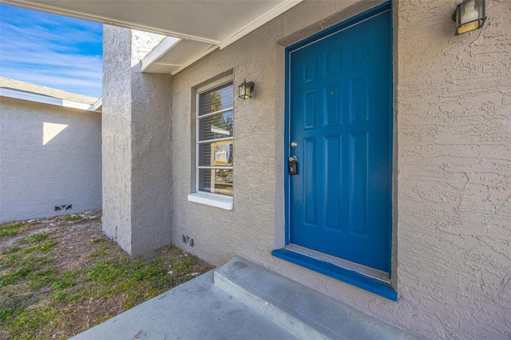 4512 HAITI DRIVE 4