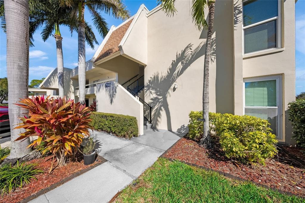 7193 W COUNTRY CLUB DRIVE N 237 photo 10