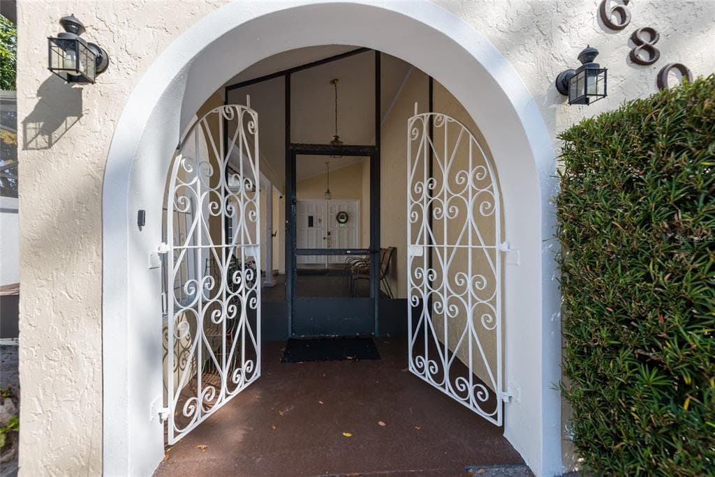 6809 TWELVE OAKS BOULEVARD photo 4
