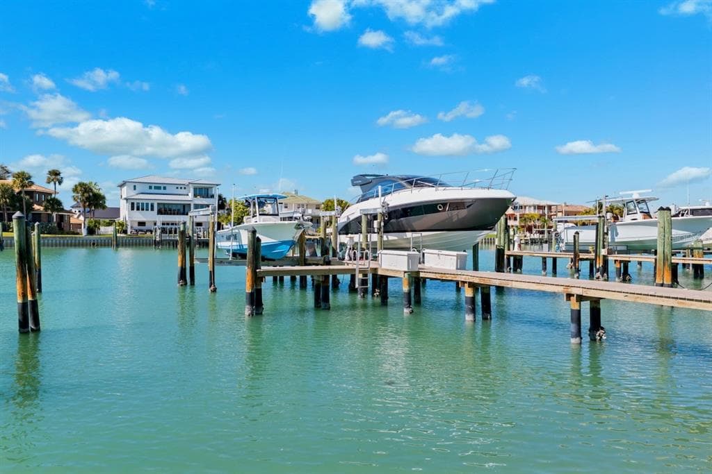740 PINELLAS BAYWAY S photo 4