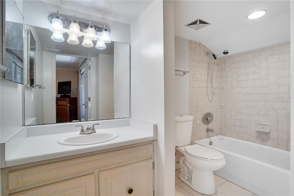 6315 NEWTOWN CIRCLE 15B3 photo 19