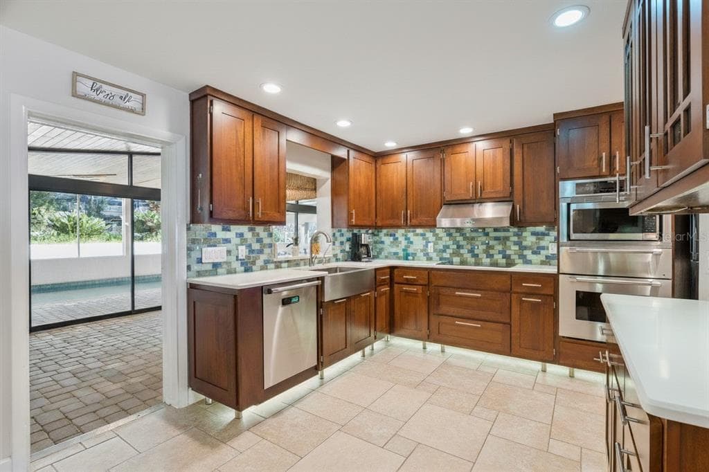 103 S LAKESHORE DRIVE photo 22