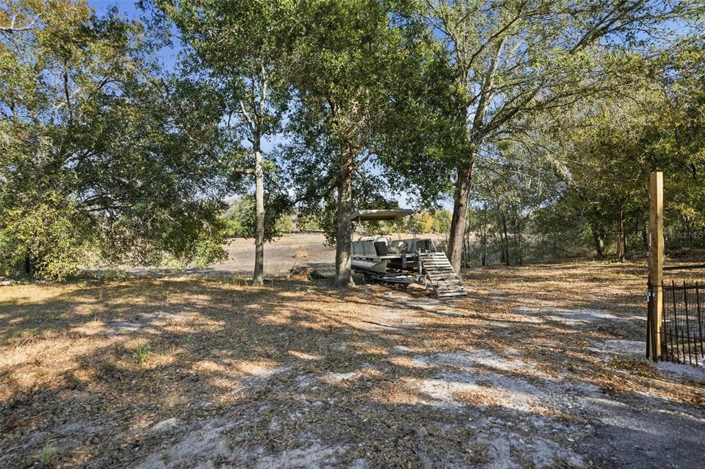 9727 LAKE DRIVE photo 23