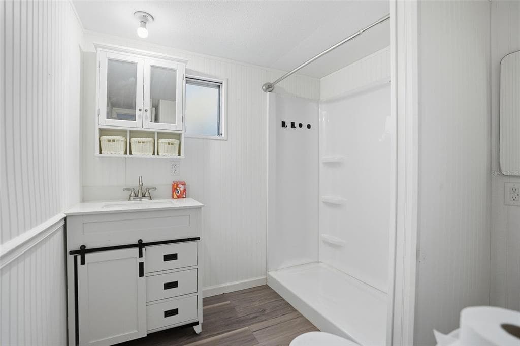 9727 LAKE DRIVE photo 4