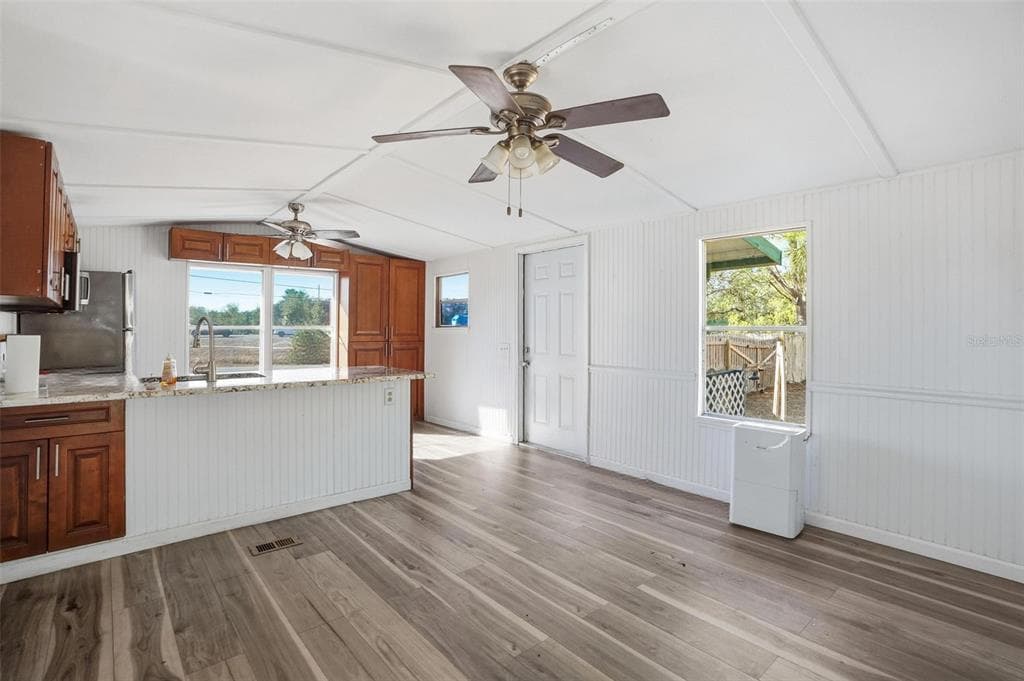 9727 LAKE DRIVE photo 8