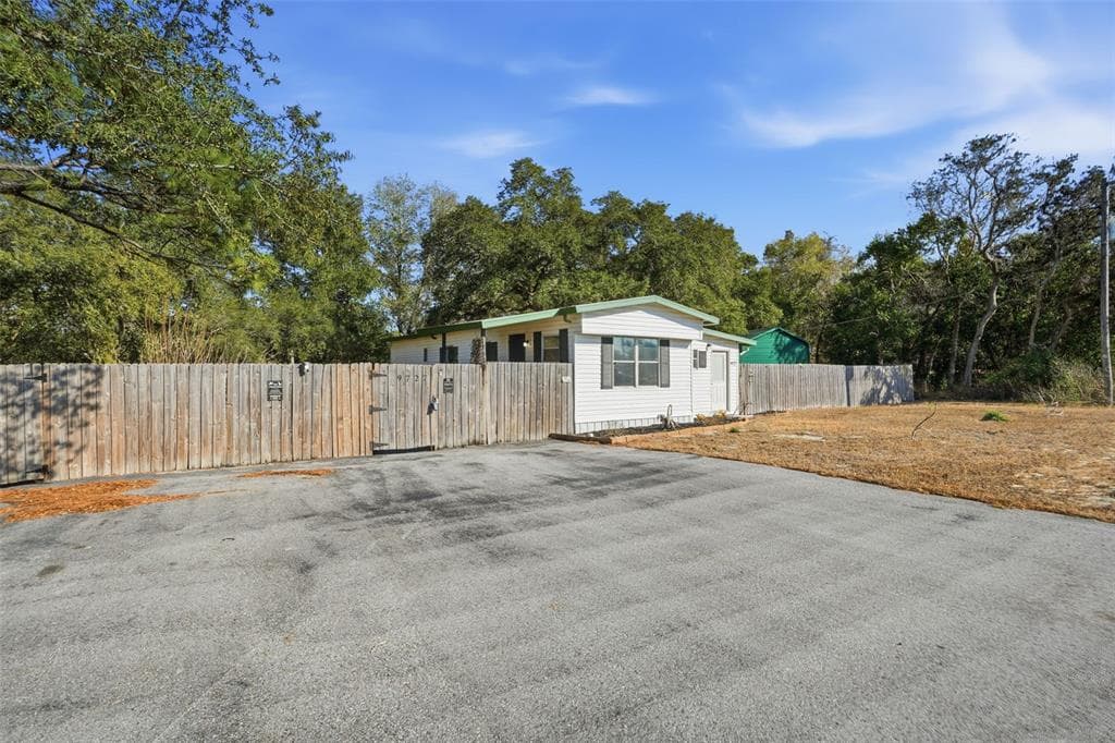 9727 LAKE DRIVE photo 21