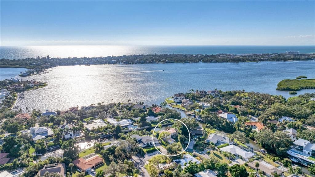 7300 COVE TERRACE photo 4