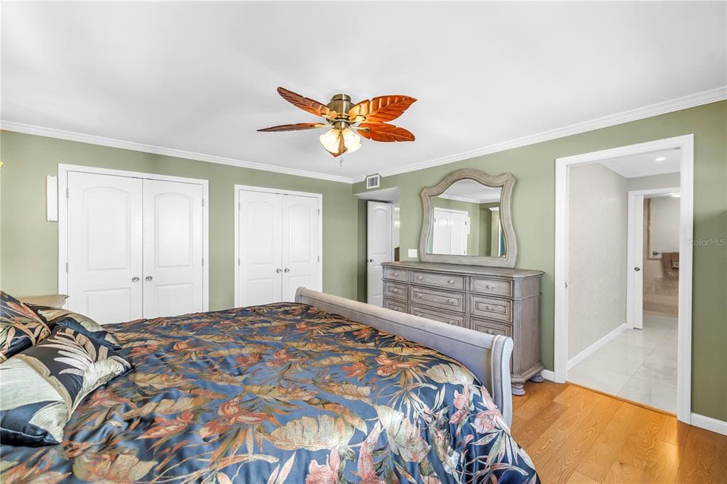 6020 SHORE BOULEVARD S 712 photo 25