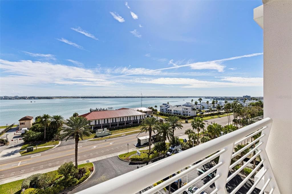 1350 GULF BOULEVARD 704 photo 23