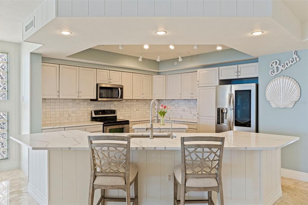 1350 GULF BOULEVARD 704 photo 6