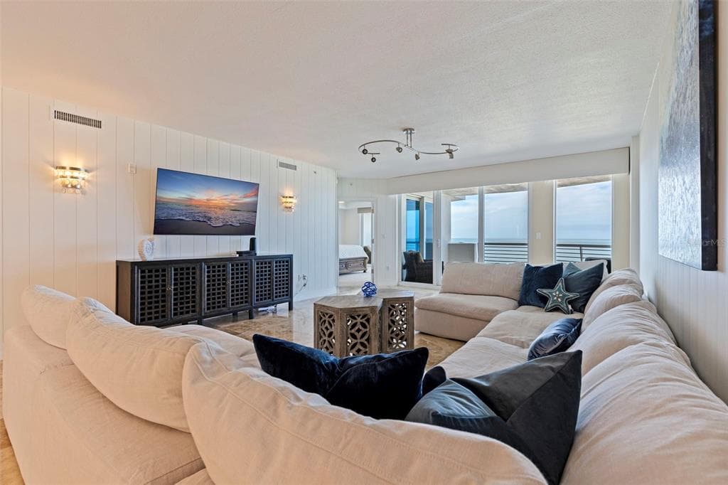 1350 GULF BOULEVARD 704 photo 11