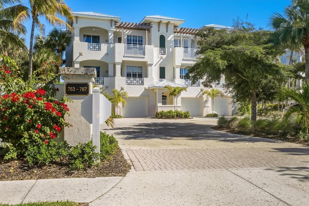 767 S HARBOR DRIVE 1B photo 5