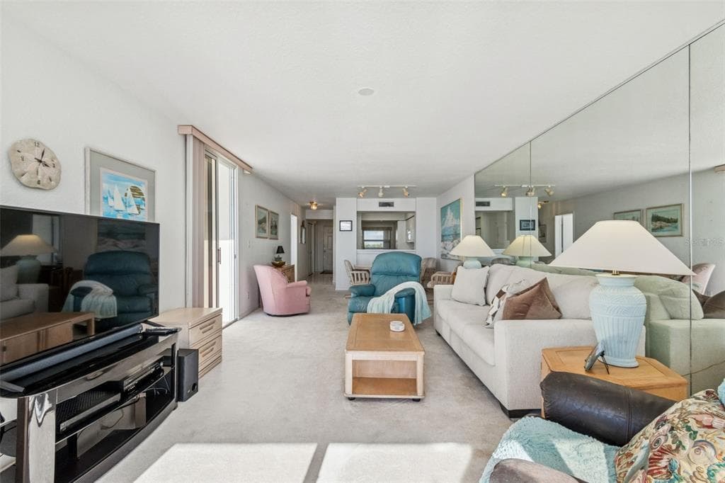 6105 BAHIA DEL MAR CIRCLE 686 photo 12