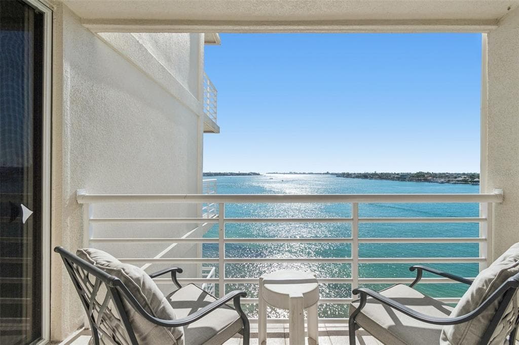 6105 BAHIA DEL MAR CIRCLE 686 photo 22