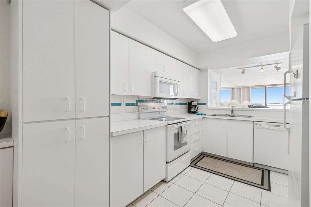 6105 BAHIA DEL MAR CIRCLE 686 photo 14