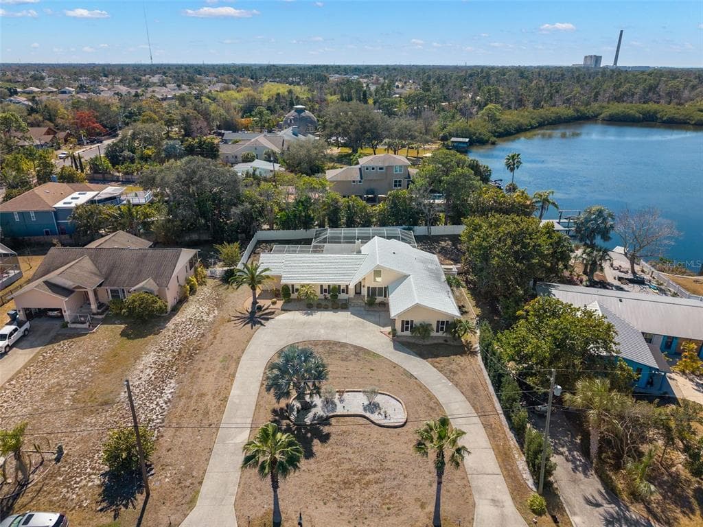 2138 BAYOU DRIVE 2