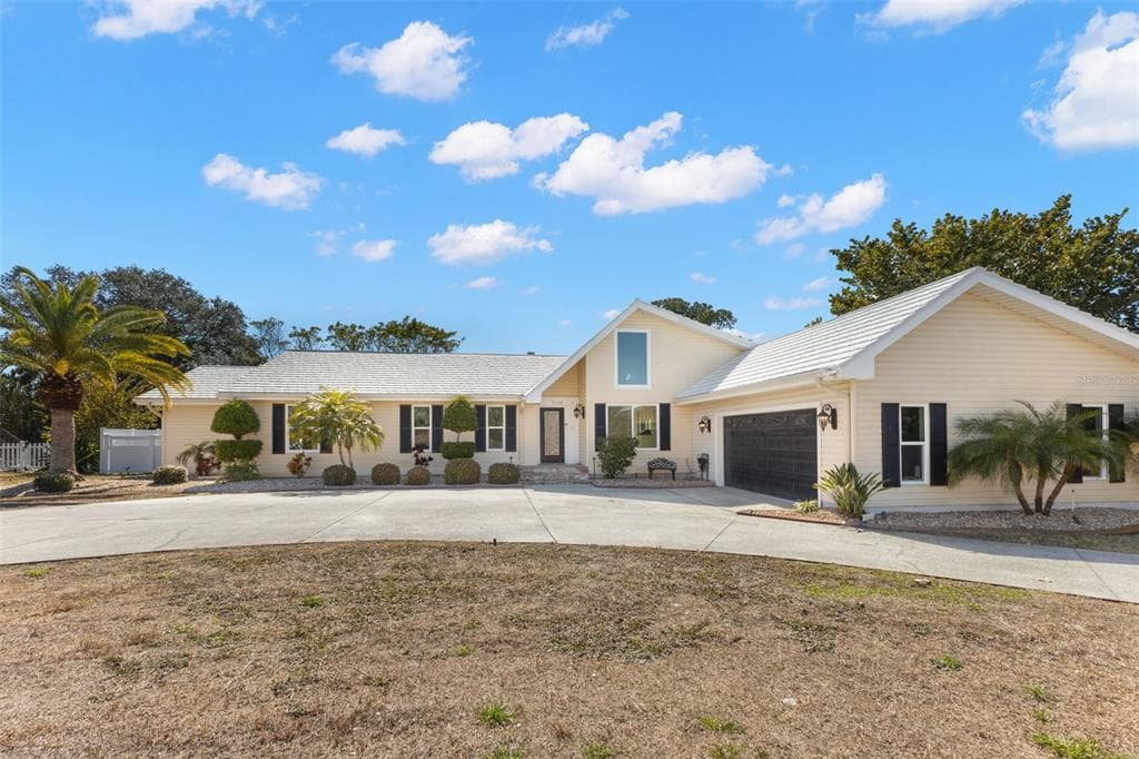 2138 BAYOU DRIVE 3