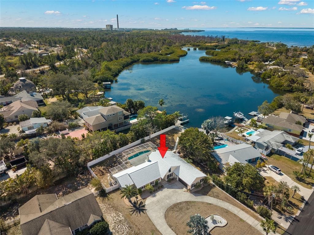 2138 BAYOU DRIVE 1