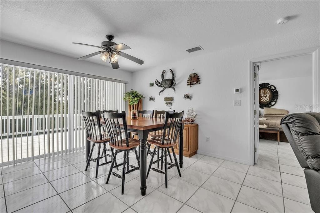 3900 COLONY COURT photo 6