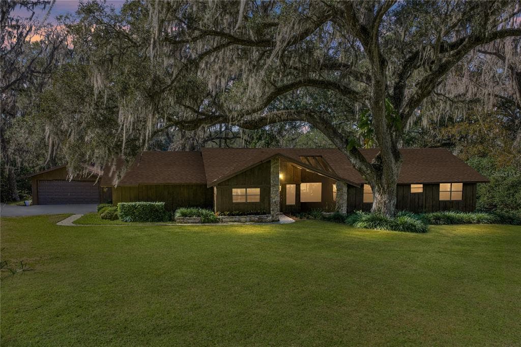11045 FORT KING ROAD 1