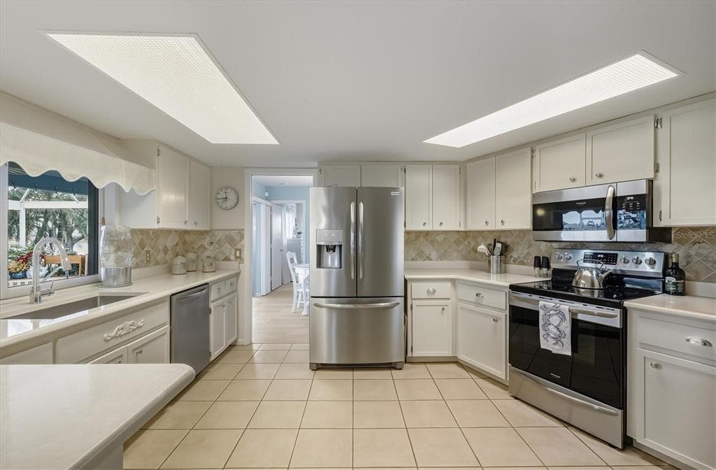 12577 SW KINGS ROW photo 19