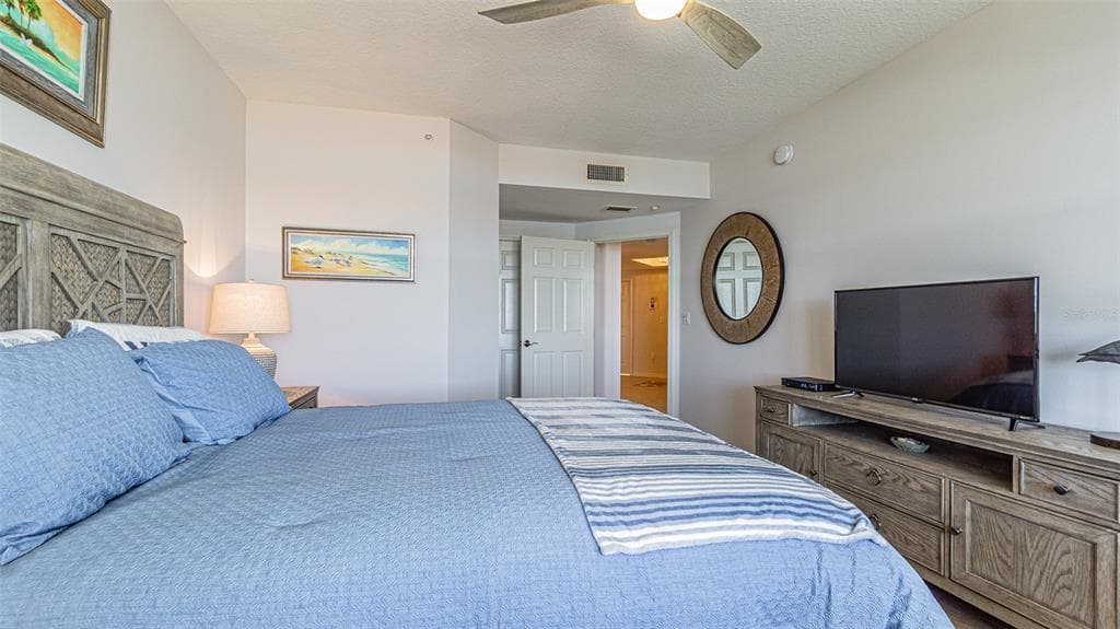 1370 GULF BOULEVARD 703 photo 23