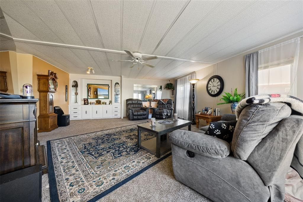 121 BONNIE DRIVE 5