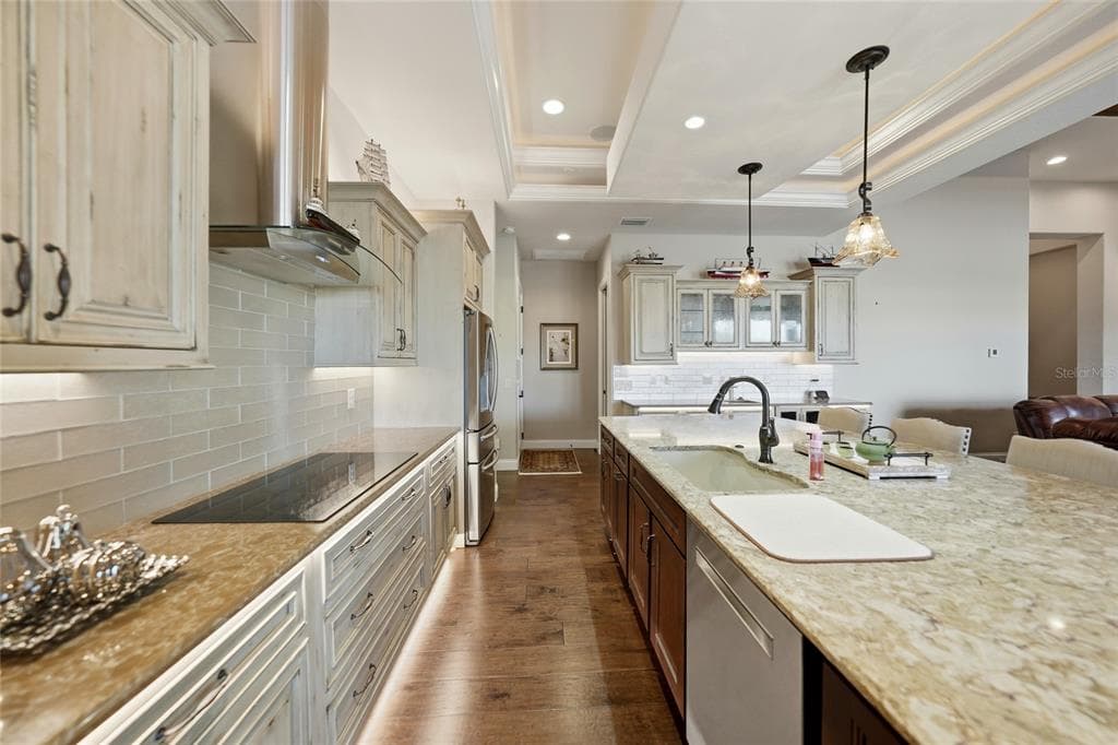 166 HIBISCUS DRIVE photo 17
