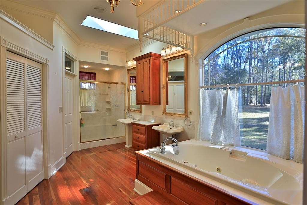 15551 NW HIGHWAY 225 photo 22