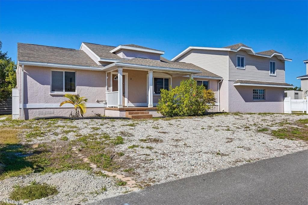 651 JUNGLE QUEEN WAY photo 1