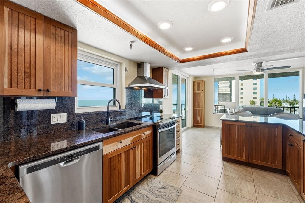 15316 GULF BOULEVARD 404 photo 8