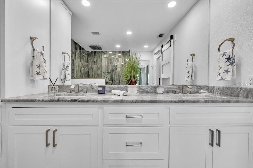 2424 ROSA LANE photo 17
