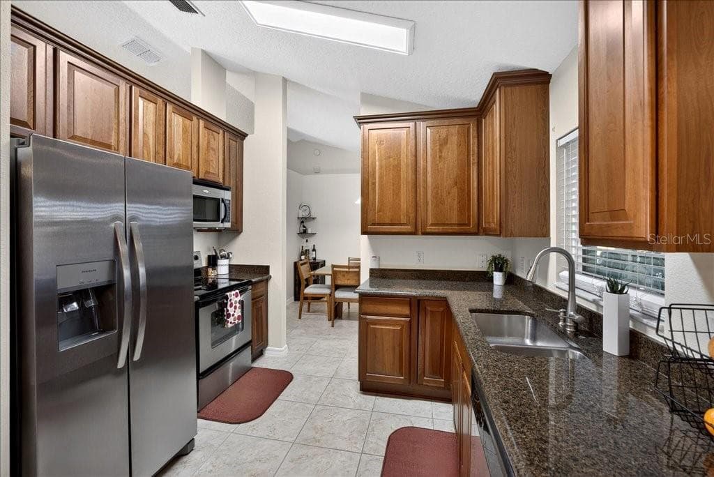 42 RUSSELL DRIVE photo 7