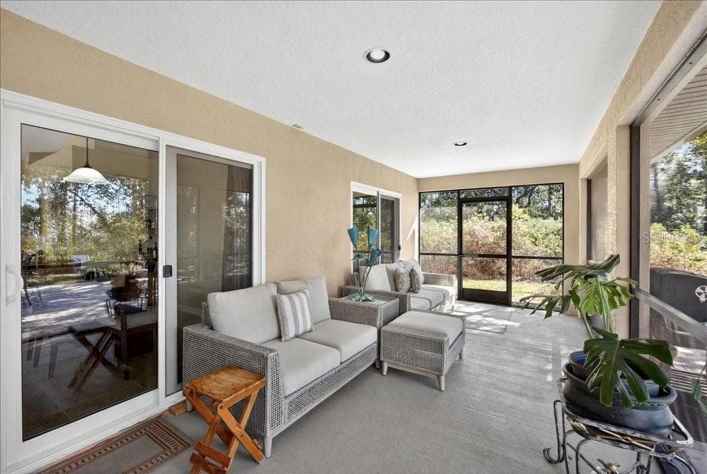 42 RUSSELL DRIVE photo 15